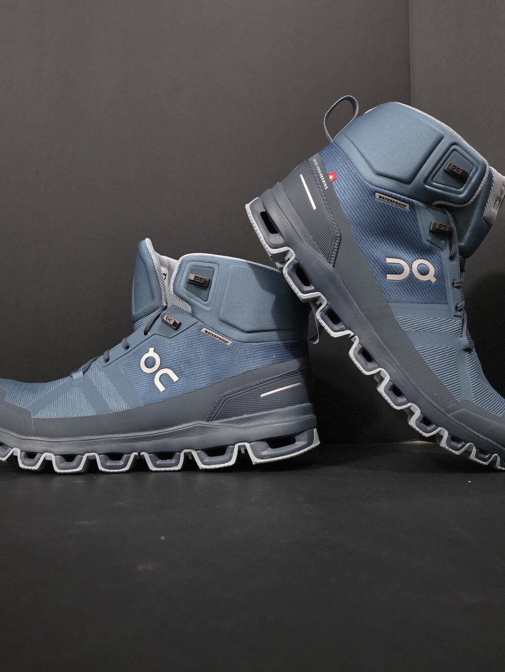NWOT On Cloud Womens Cloudrock Waterproof Hiking Boots Size 9.5